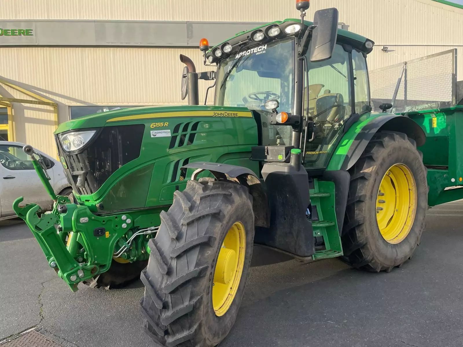 John Deere 6155 R Tractor 115.000 €