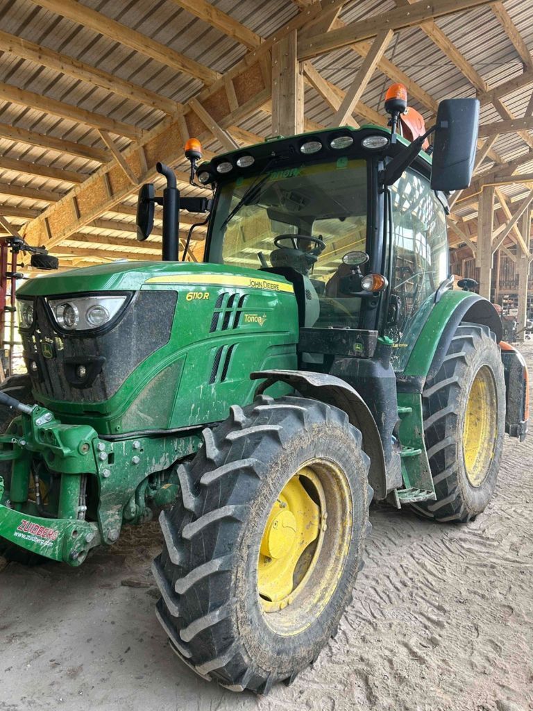 E-FARM: John Deere 6110 R - Traktor - id X8RDXZD - 85.000 € - Produktionsår: 2021 - Motortimer: 1.300,Motoreffekt (HP): 110,Frankrig