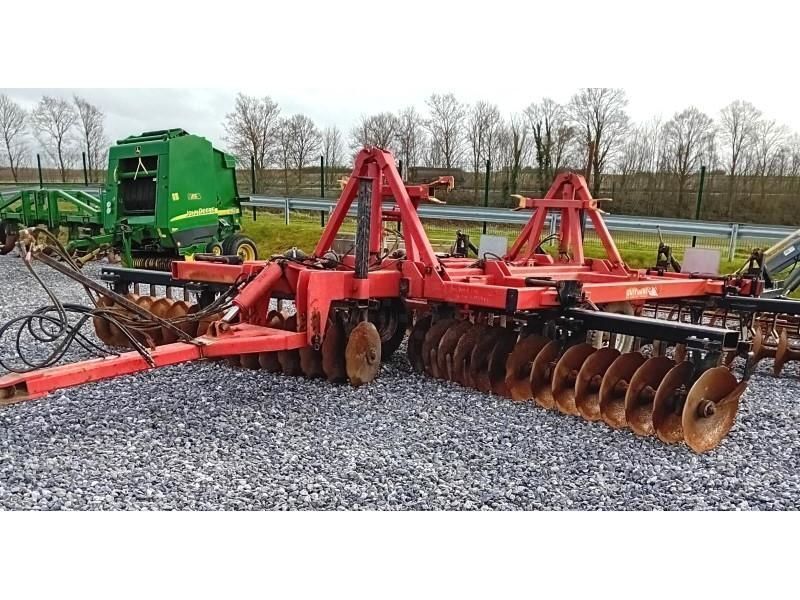 E-FARM: Quivogne apxrs - Herse à disques et disque compact - id PHPNW5R - 7 900 € - Année: 2003 - France