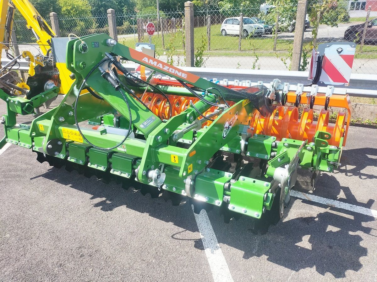E-FARM: Amazone catros 3003 - Coltivatore - id QRDCG87 - 15.900 € - Anno di costruzione: 2023 - Francia