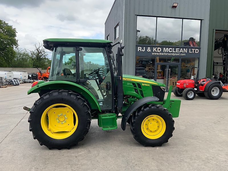 John Deere 5058 E Traktor 27 765 €