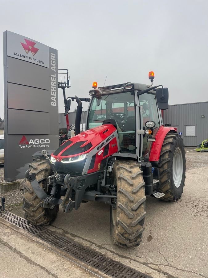 Massey Ferguson 6S.135 Tractor €92,900