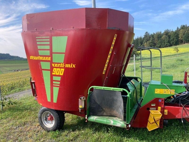 Strautmann verti-mix 900 feedingwagon €11,900