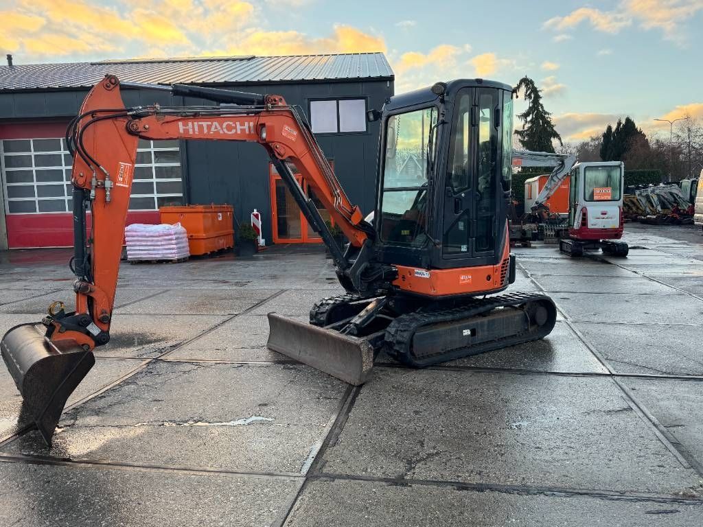 Hitachi zx 33 u-3 clr Mini excavadora  22.950 €