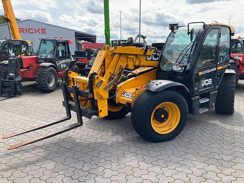 E-FARM: JCB 538-70 AGRI Super - Telehandler - id UYVY2VW - €69,900 - Year of construction: 2022 - Engine hours: 3,245,Engine power (HP): 132,Germany