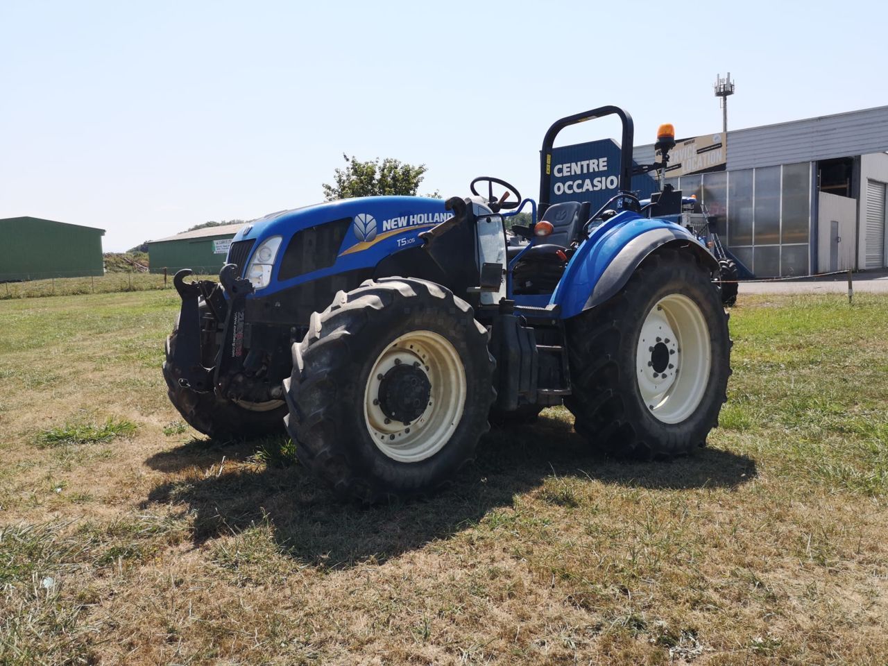 E-FARM: New Holland T5.105 - Tractor - id DKERPXF - €36,000 - Year of construction: 2019 - Engine hours: 3,152,Engine power (HP): 109,France
