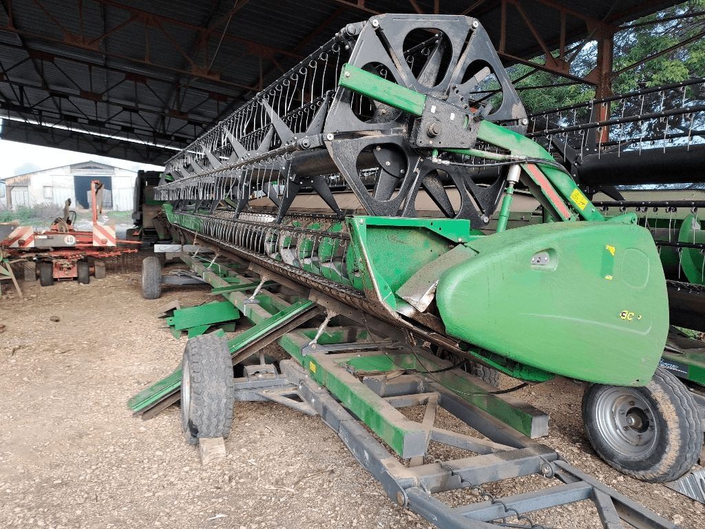 E-FARM: John Deere 630R - Barre de coupe - id 69TBAQQ - 35 000 € - Année: 2015 - France