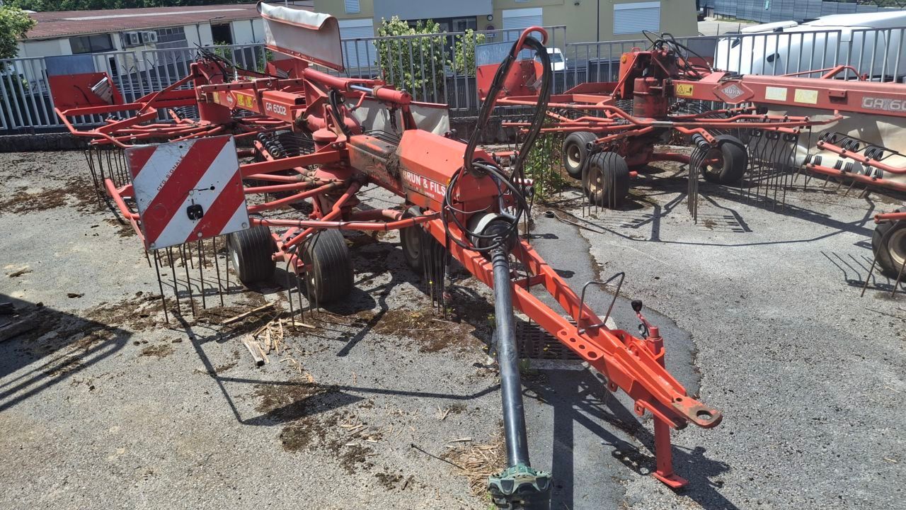 E-FARM: Kuhn GA 6002 - Tedder - id 7XCRKBF - 7500 € - Año: 2013 - Francia
