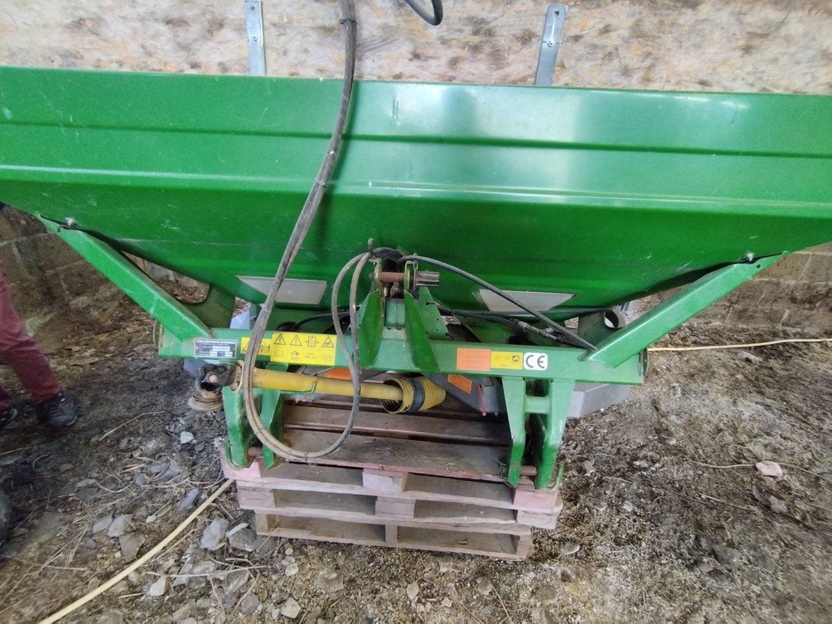 E-FARM: Amazone zam compact - Düngerstreuer - id ZTLZP56 - Baujahr: 2005 - Frankreich
