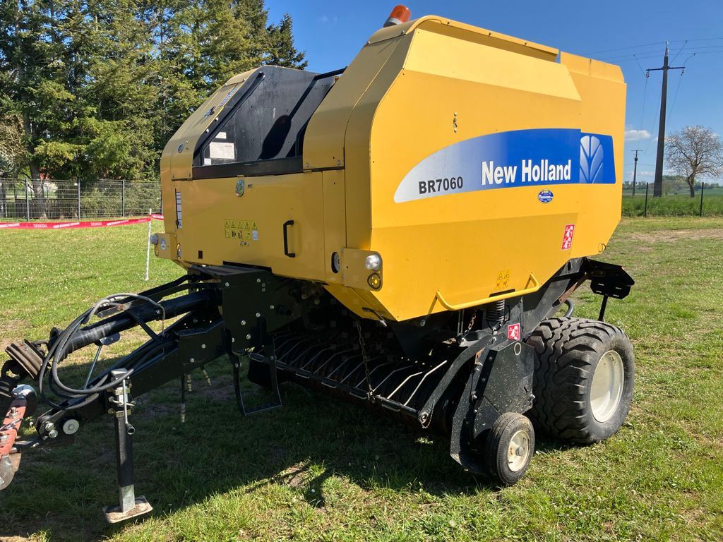 New Holland T 7060 Baler €5,800