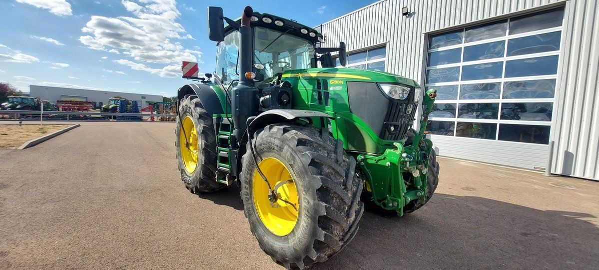 John Deere 6230 R Tractor €110,000