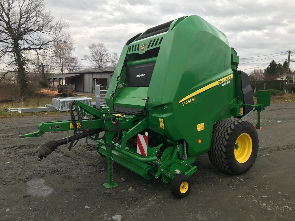 John Deere V451M Baler €33,000