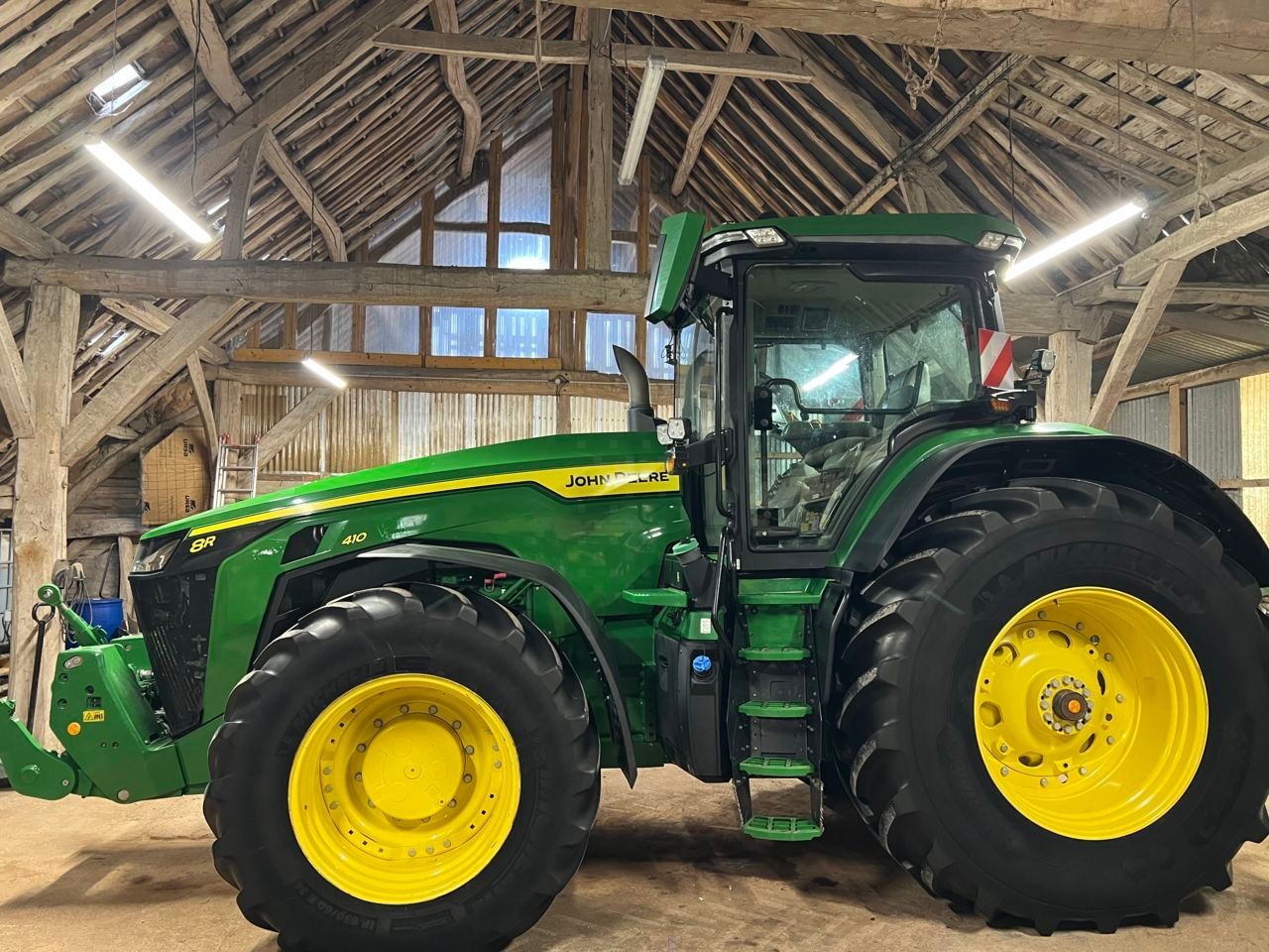 John Deere 8R 410 Tractor €179,000
