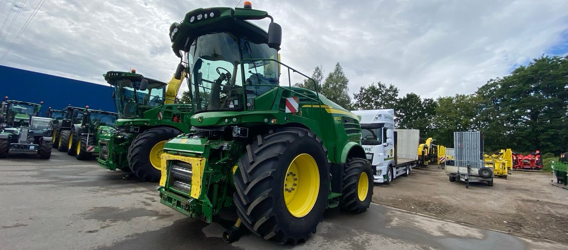 John Deere 8700 Self propelled forage harvester €143,500
