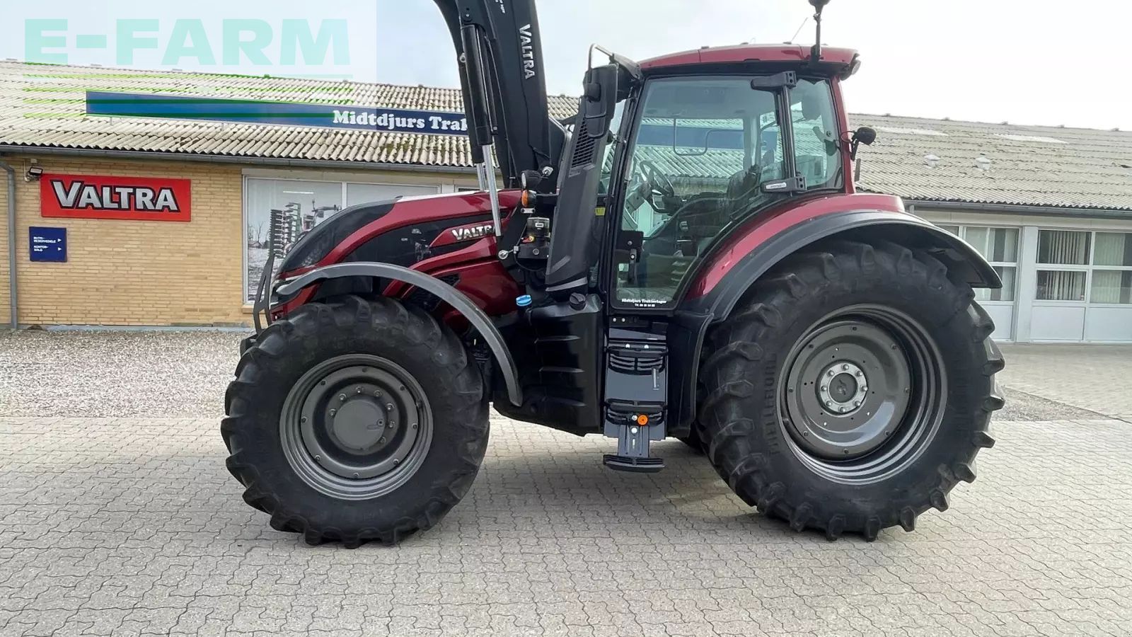Valtra t214 versu smarttouch Tractor €79,638