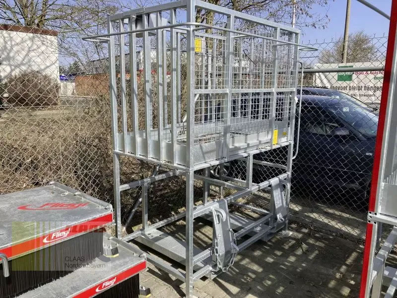 E-FARM: Fliegl arbeitsbühne hoch - Attachment - id 2RFHTPX - €1,750 - Year of construction: 2024 - Germany