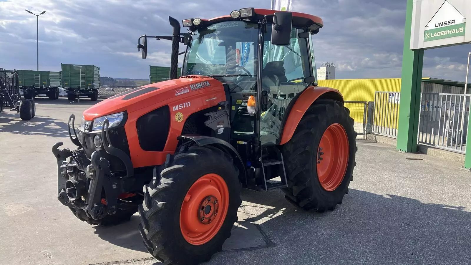Kubota M5111 Traktor 43 250 EUR