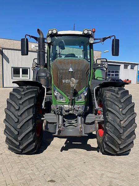 E-FARM: Fendt 828 Vario - Tracteur - id HZLIHDB - 100 000 € - Année: 2017 - Lecture du nombre d'heure: 5 900,Allemagne