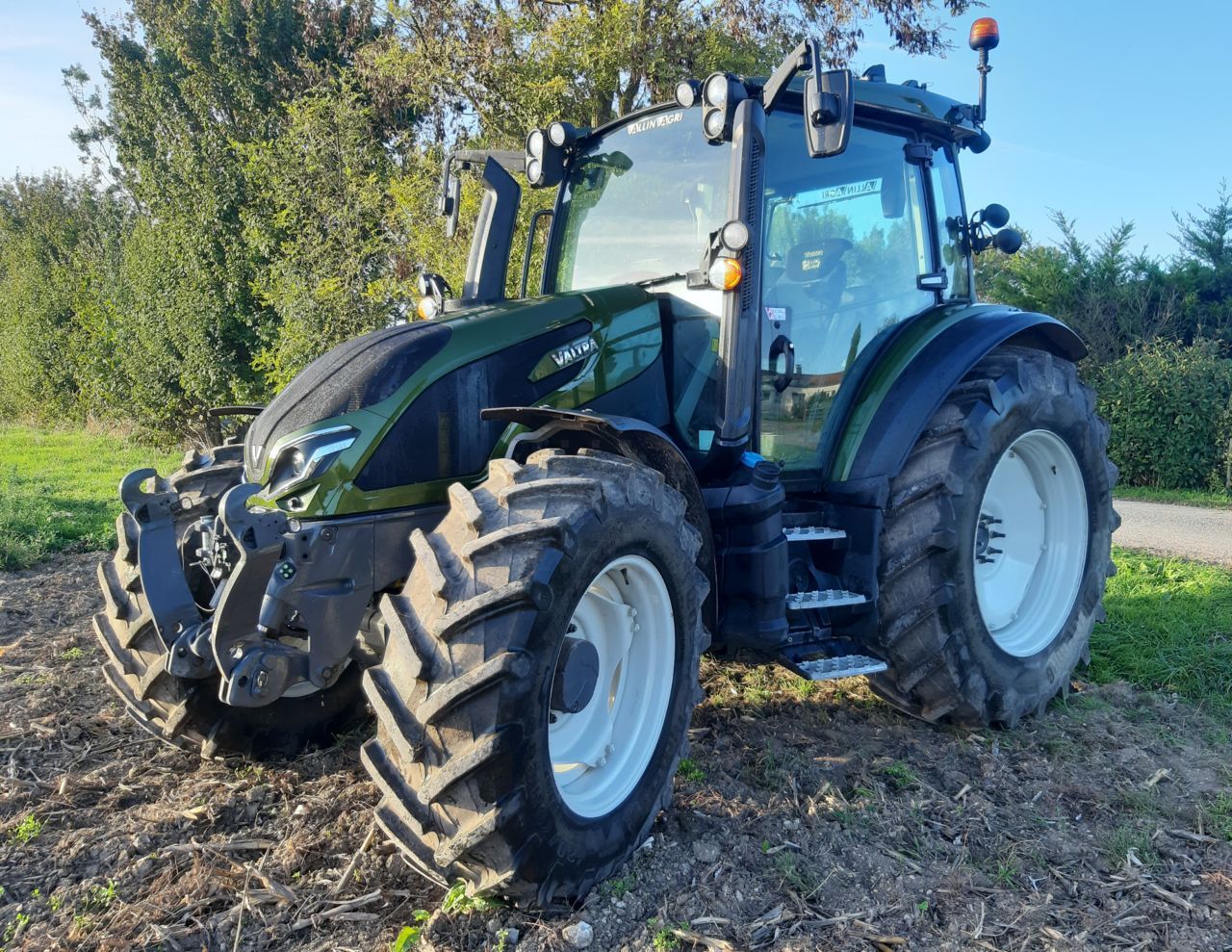 Valtra G 135 Tractor 64.500 EUR