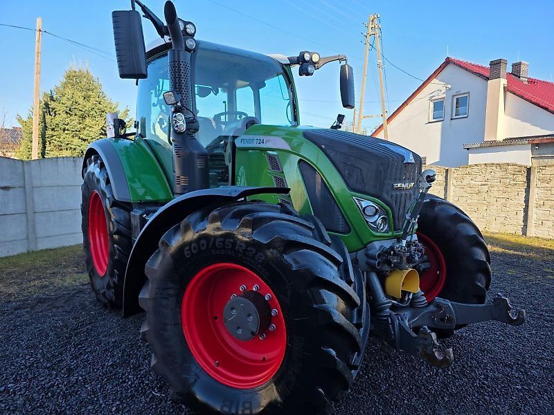 Fendt 724 Vario Profi Plus Traktor 114 838 €