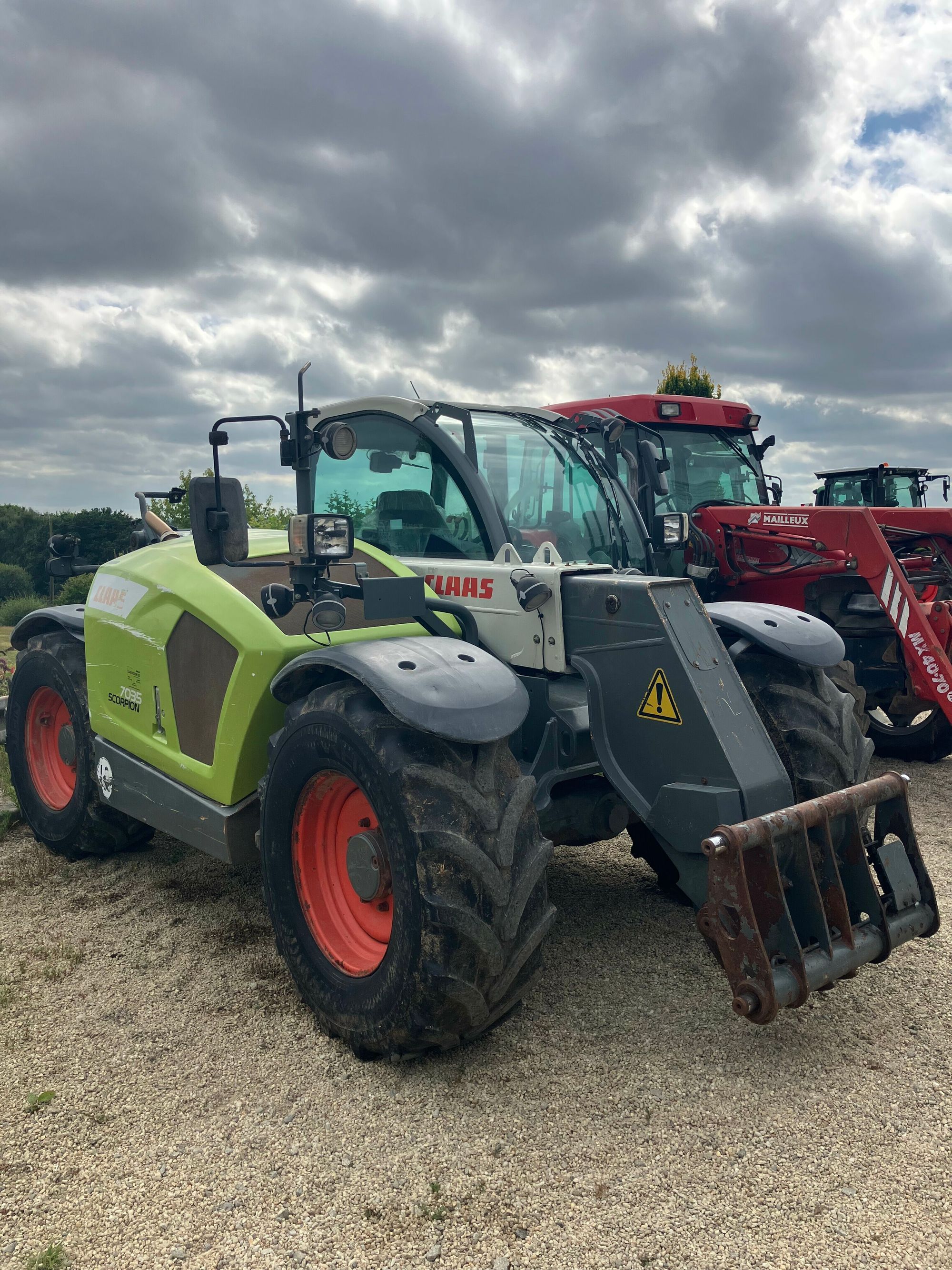 E-FARM: Claas scorpion 7035 t4 final vpwr 40 - Chargeur télescopique  - id B7WMSBA - 46 000 € - Année: 2017 - Lecture du nombre d'heure: 5 600,Puissance du moteur (chevaux): 122