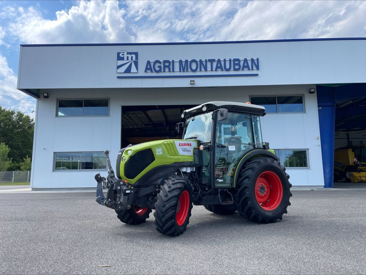 E-FARM: Claas Nexos 240 F - Tractor - id CPDKDPZ - Year of construction: 2020 - Engine hours: 2,240,Engine power (HP): 100,France
