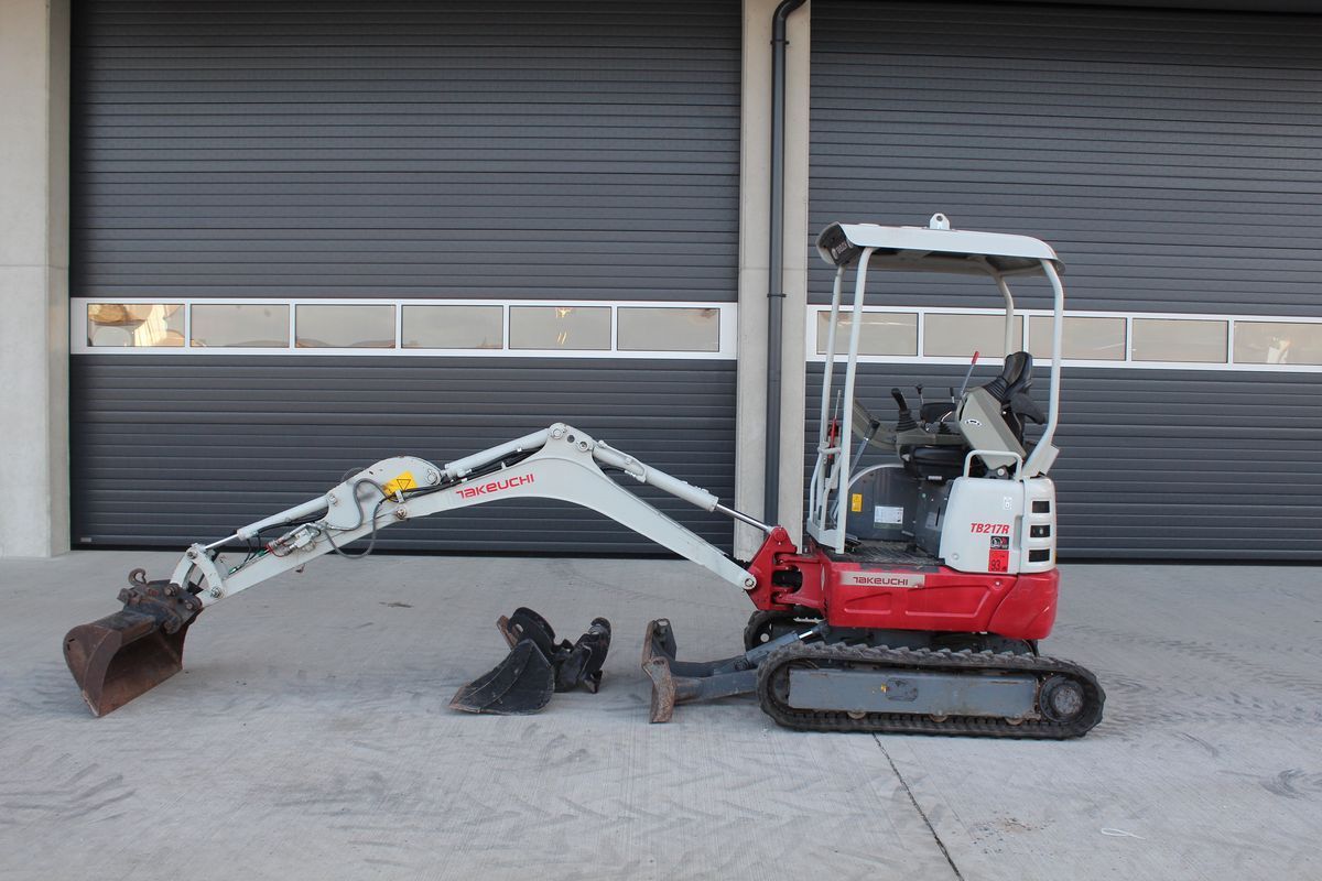 E-FARM: Takeuchi takeuchi tb 217 r minibagger - bagger - Багер Екскаватор - id RBZAEXM - 24 327 € - Година на построяване: 2021 - Мощност на двигателя (HP): 16,Австрия
