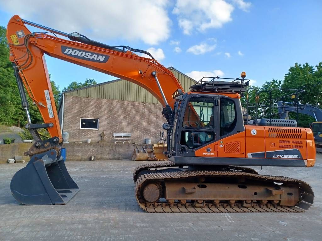 Doosan dx 225 lc-5 Raupenbagger 61.950 €