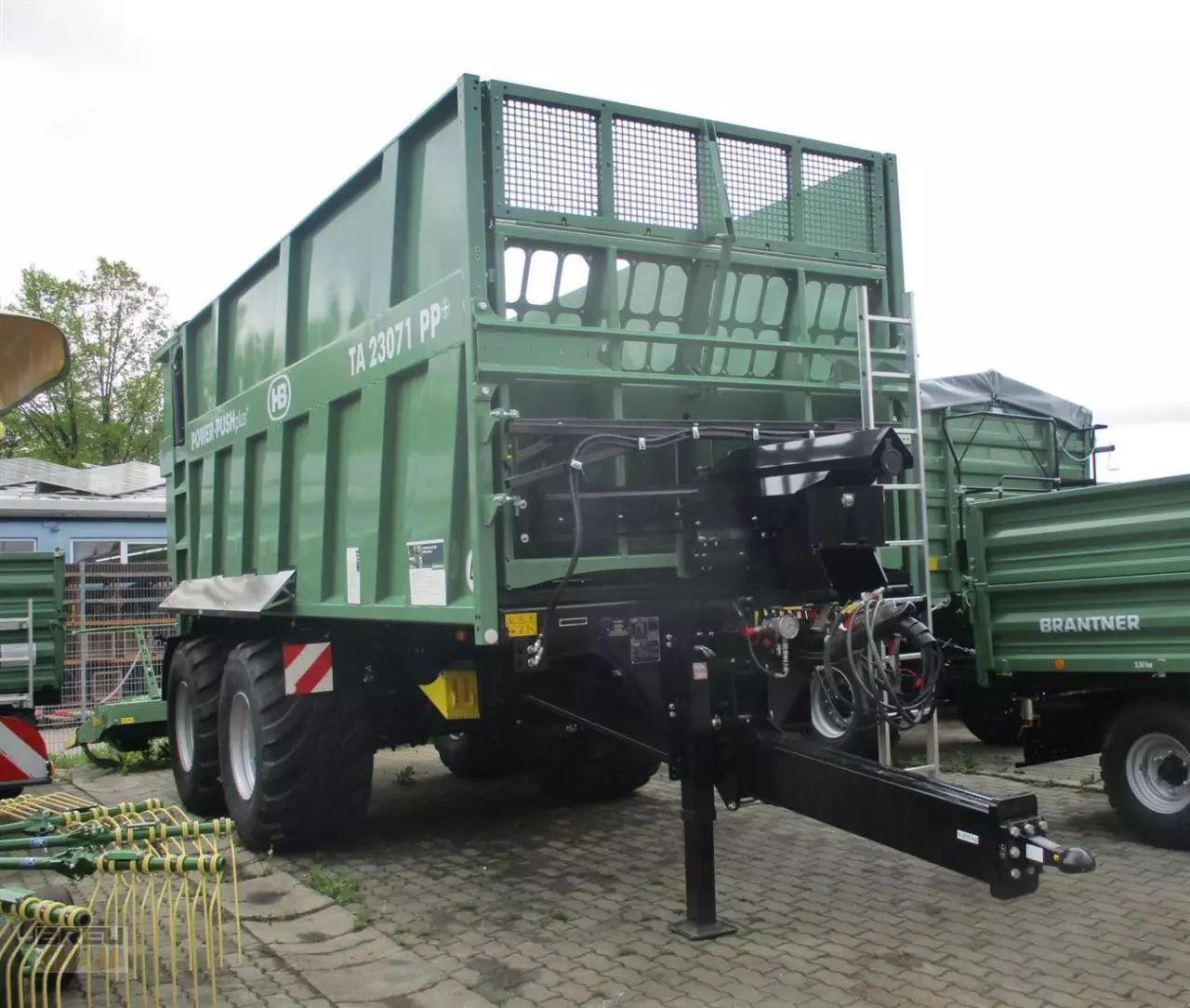 E-FARM: BRANTNER ta 23071 pp+ - Wózek paszowy - id FYZCKD4 - 52 521 € - Rok produkcji: 2023 - Niemcy