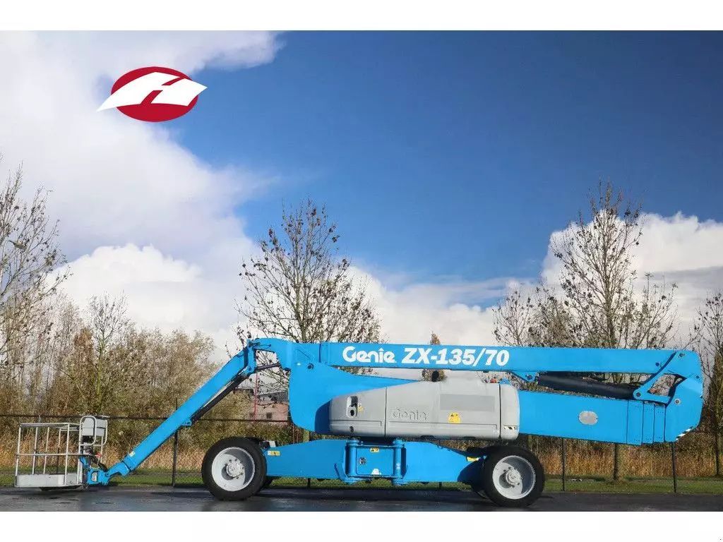 Genie zx-135/70 43 meter 272 kg Self propelled platform €65,750