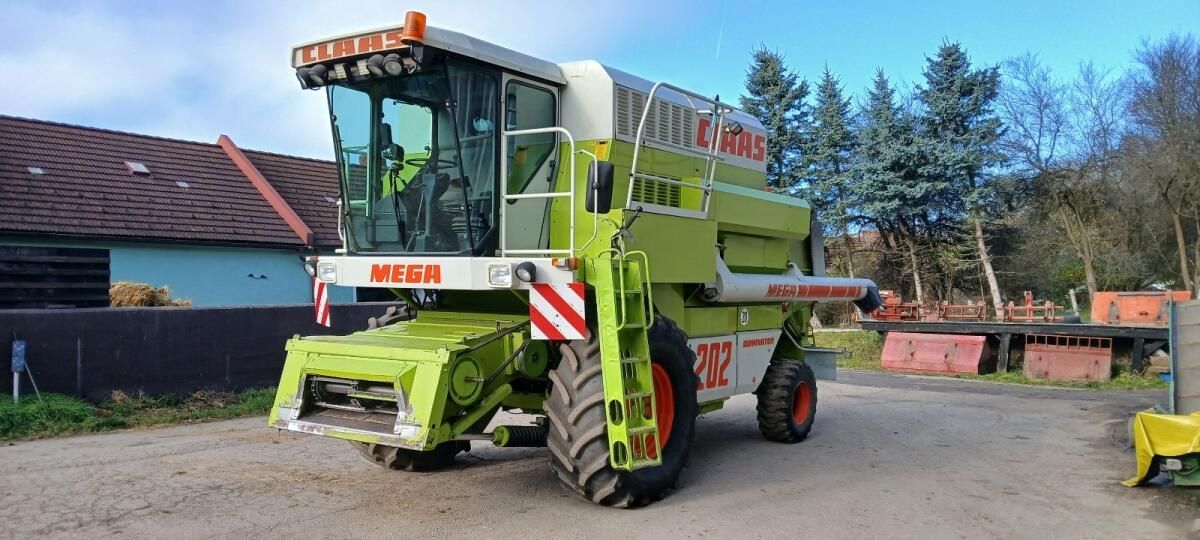 Claas Kombajn zbożowy 38 500 €