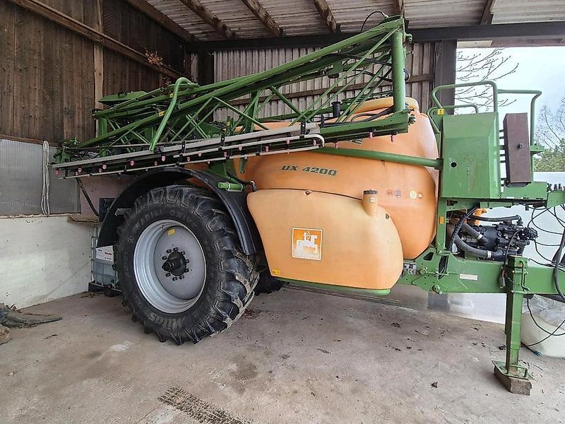E-FARM: Amazone ux4200 pflanzenschutzspritze 27 m spritze ug lemken ux 42 - Sprayer - id UJUQGDT - €26,180 - Year of construction: 2009 - Germany