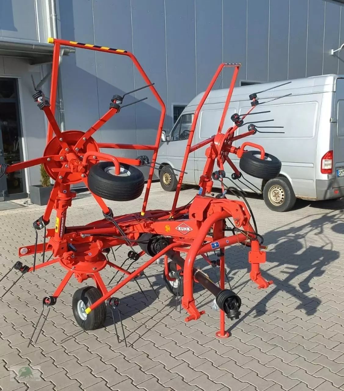 E-FARM: Kuhn GF 422 - Kreiselheuer - id 4PLVJYS - 6.200 € - Baujahr: 2023 - Deutschland