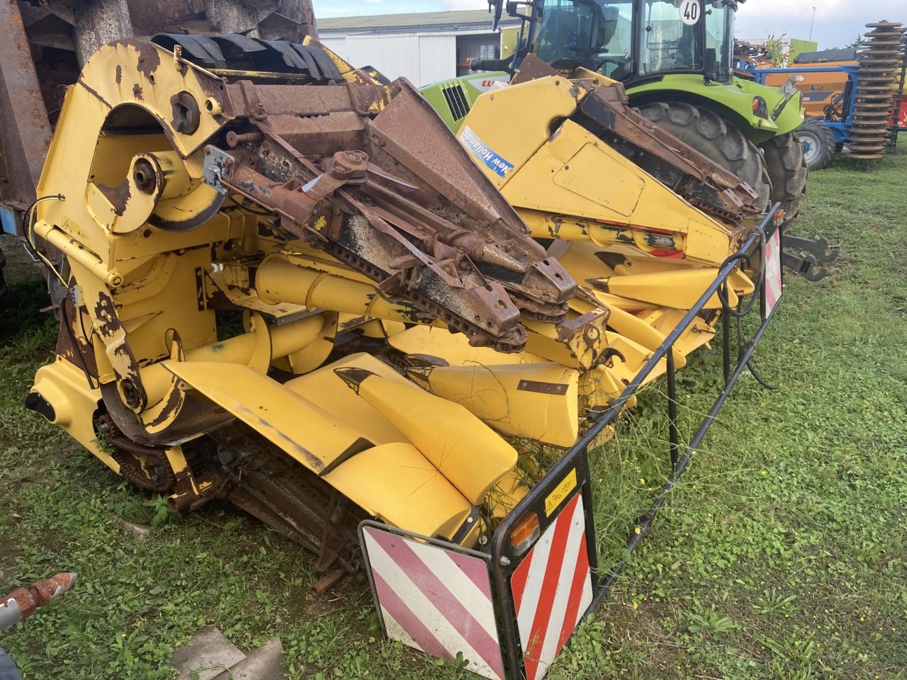 New Holland mf 675 header €18,000