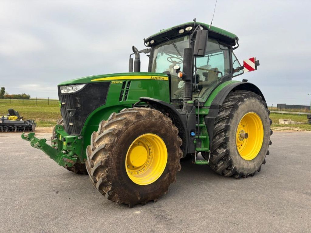 John Deere 7290 R Tractor €105,000