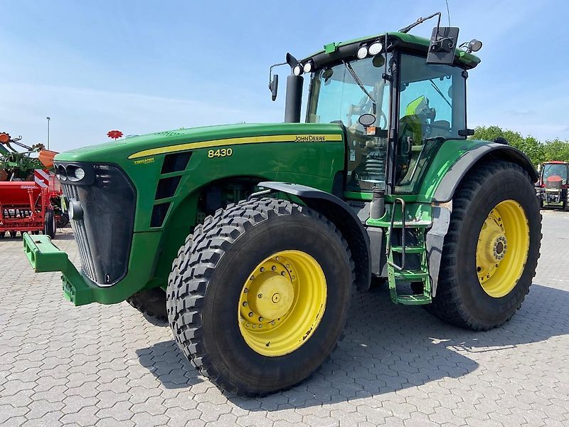 E-FARM: John Deere 8430 - Traktor - id LWA6PJB - 52.500 € - Baujahr: 2008 - Abgelesene Motorstunden: 13.971,Motorleistung (PS): 333,Deutschland