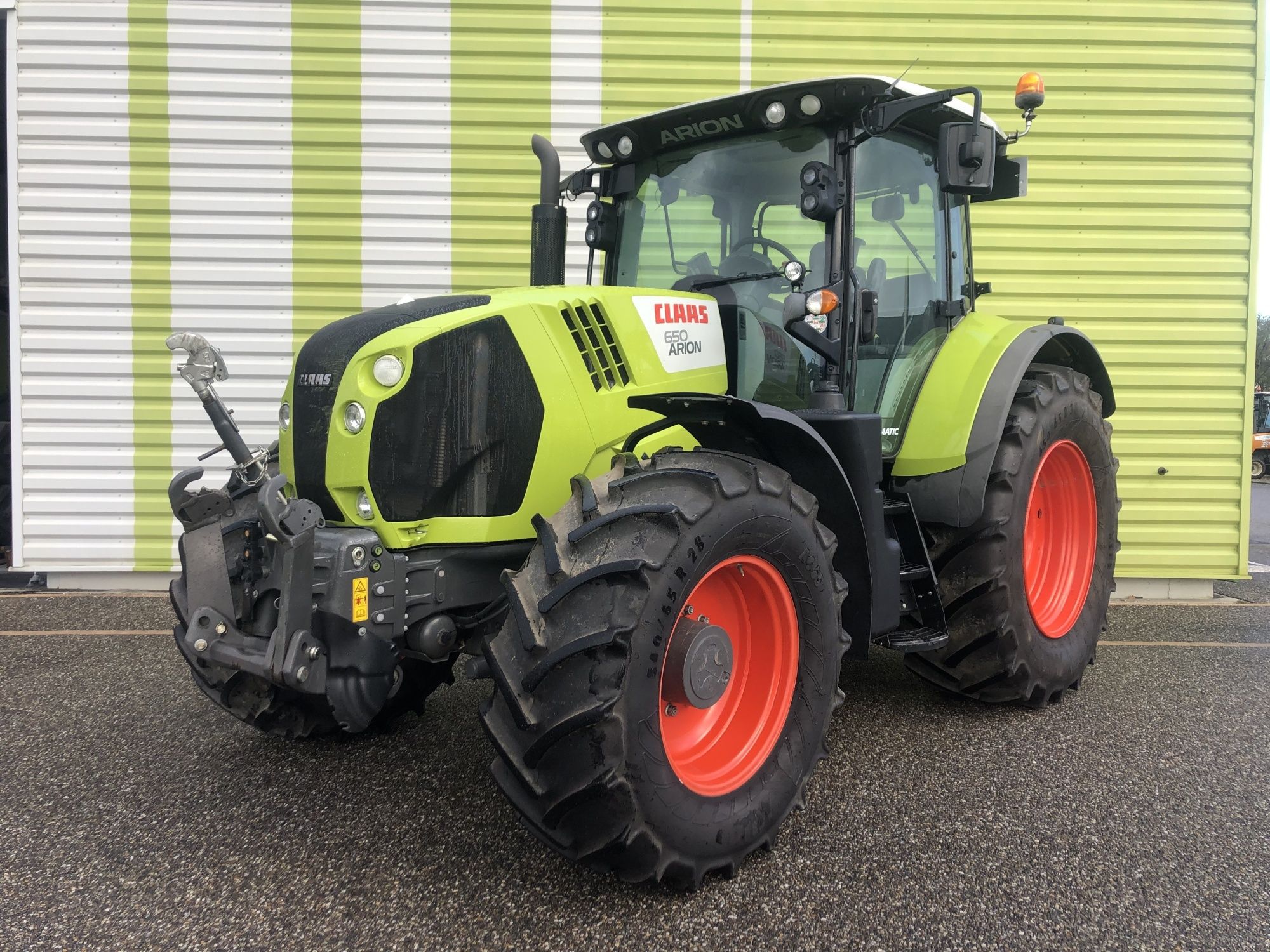 E-FARM: Claas Arion 650 CMATIC - Tractor - id SHLR4YP - €90,000 - Year of construction: 2017 - Engine hours: 1,500,Engine power (HP): 184,France