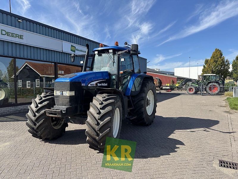 New Holland TM 190 Traktor