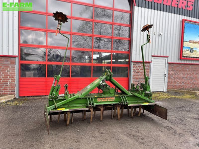 E-FARM: Amazone KE 3000 Super - Power harrow - id MPSUQH8 - €5,600 - Year of construction: 2010 - Germany