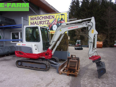 Takeuchi tb 235 - Excavator - id QFPGQRL - €31,000 - Year of construction: 2012 - Engine power (HP): 30 | E-FARM