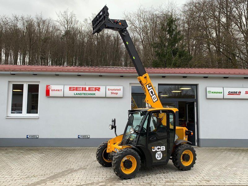 E-FARM: JCB 514-40 agri - Teleskoplader - id 4A5HZXK - 45.990 € - Baujahr: 2023 - Abgelesene Motorstunden: 250,Motorleistung (PS): 26,Deutschland