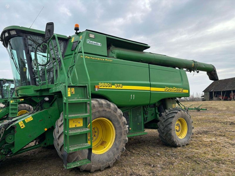 John Deere 9880 i STS combine 61 000 €