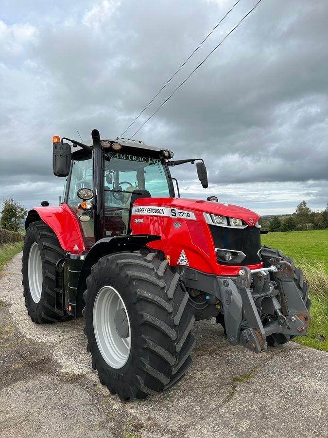 Massey Ferguson 7718 S Traktor