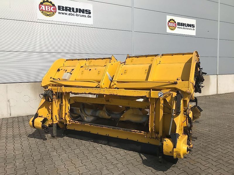 E-FARM: New Holland mf 875w - Header - id 7MDLSBD - €12,184 - Year of construction: 2005 - Germany