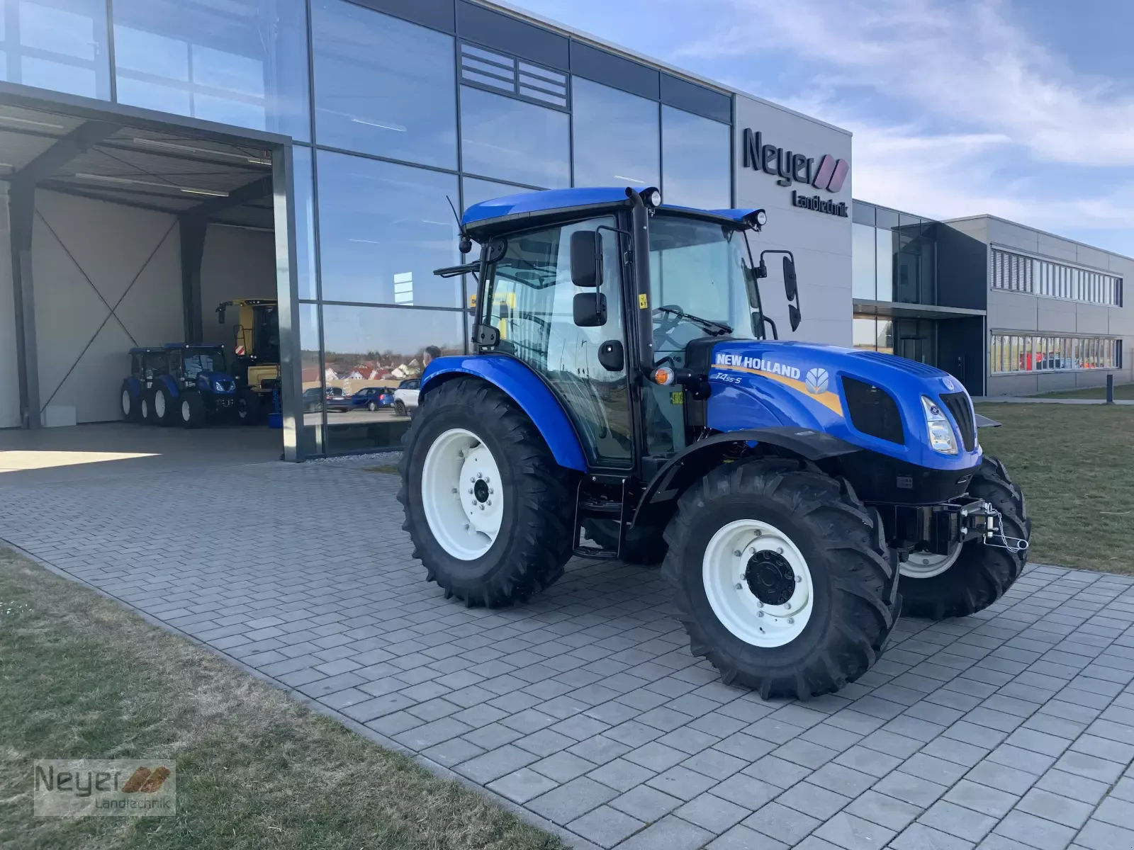 E-FARM: New Holland T4.55 S - Tractor - id QK4DAL6 - 31.900 EUR - Anul: 2023 - Citeste ore: 600,Muterea motorului: 55,Germania