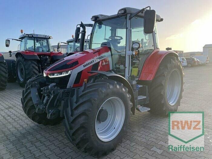 E-FARM: Massey Ferguson 5S.125 Exclusive - Tractor - id TBFCVIX - €91,900 - Year of construction: 2022 - Engine hours: 30,Engine power (HP): 123,Germany