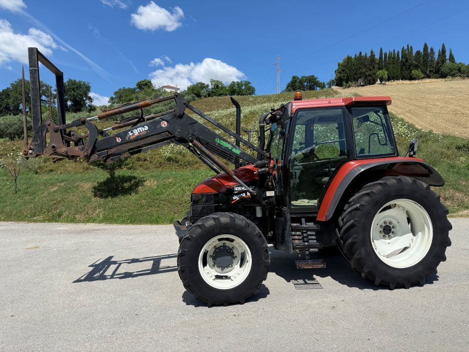 New Holland TS 100 Trattore 23.800 €