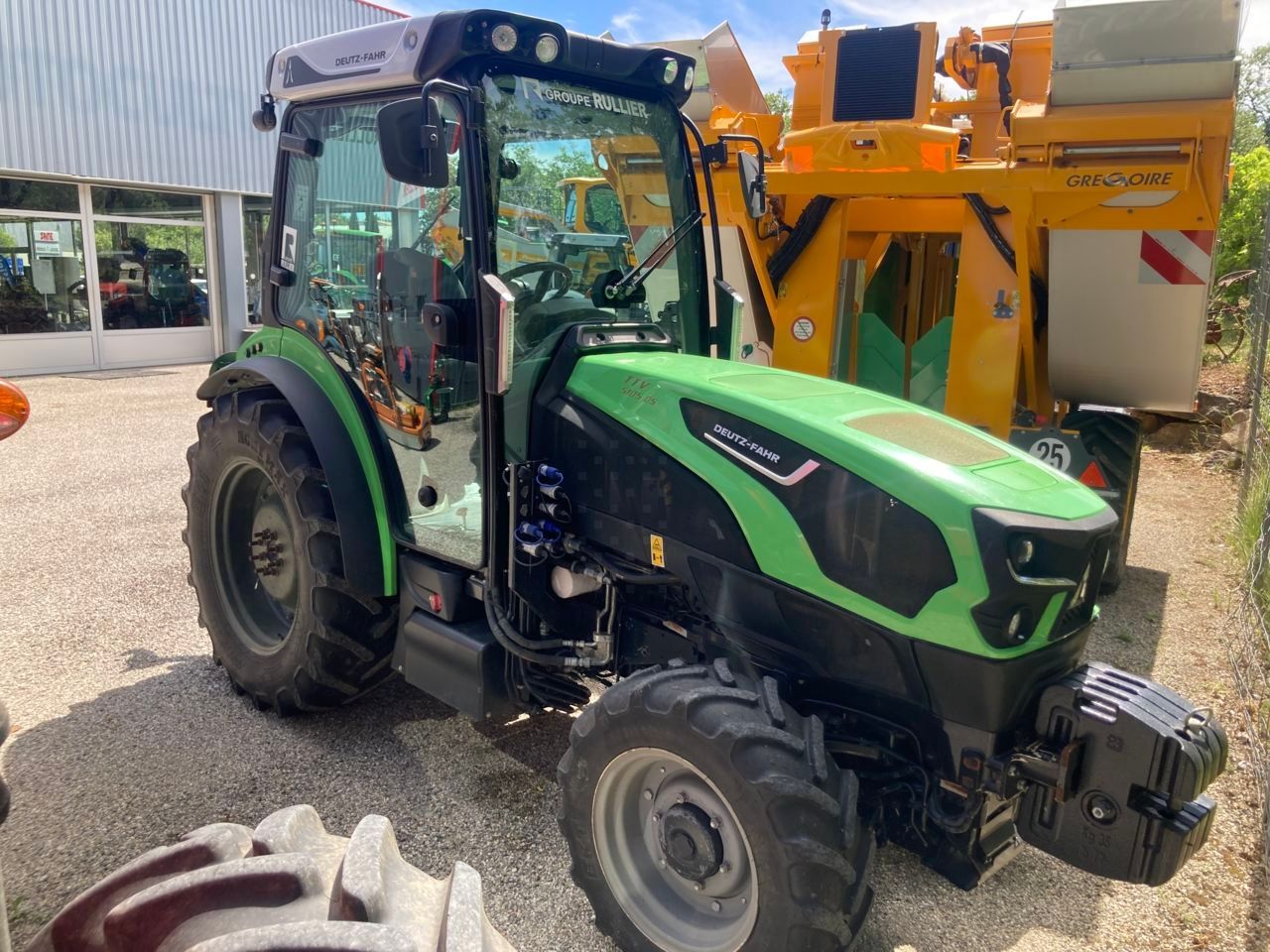 Deutz-Fahr 5105 DS TTV Tractor €48,000