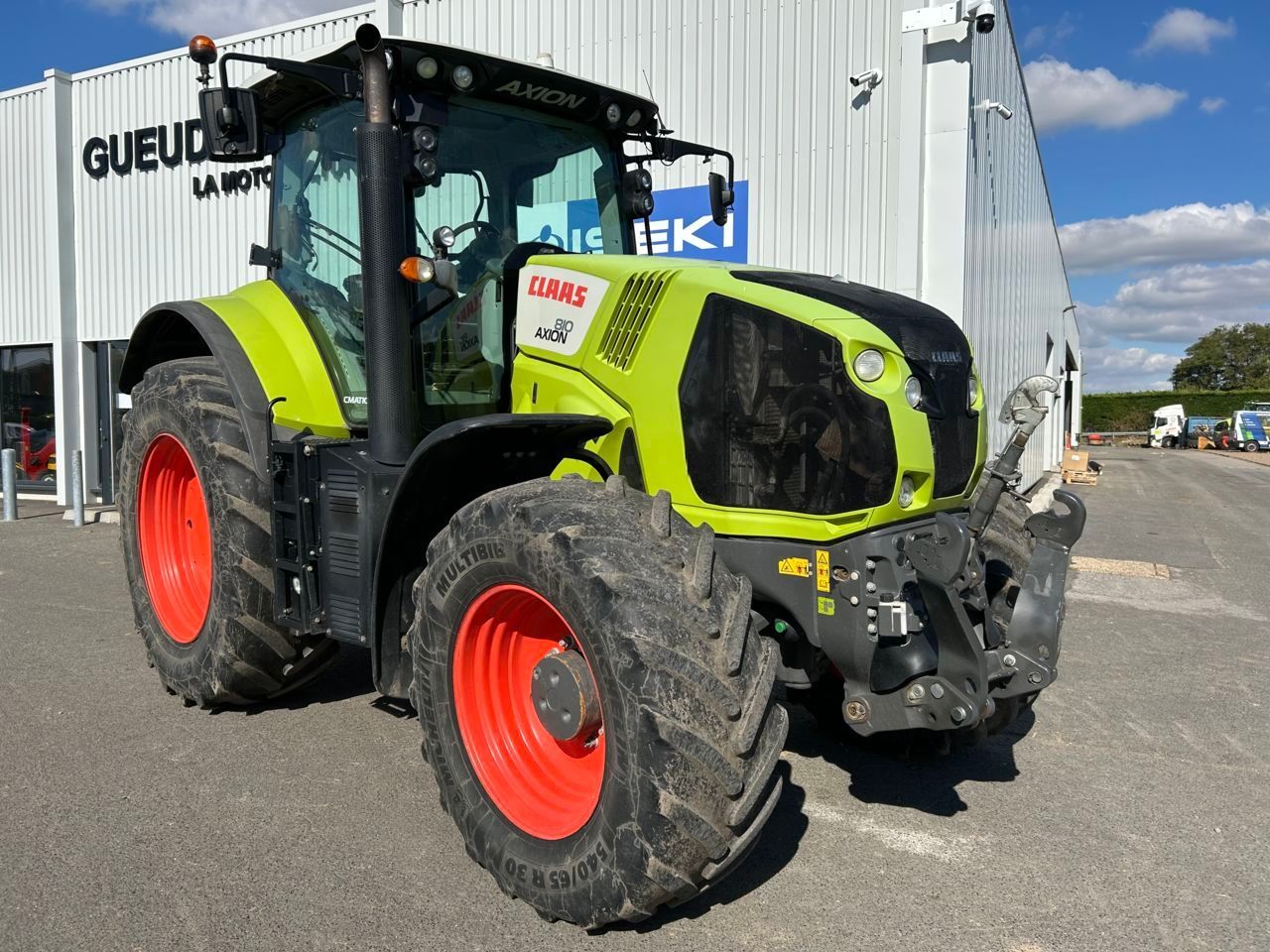 E-FARM: Claas Axion 810 - Tractor - id WNVVVUV - €83,900 - Year of construction: 2017 - Engine hours: 3,990,Engine power (HP): 215,France
