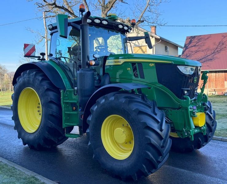 John Deere 6R 215 Tractor €180,000